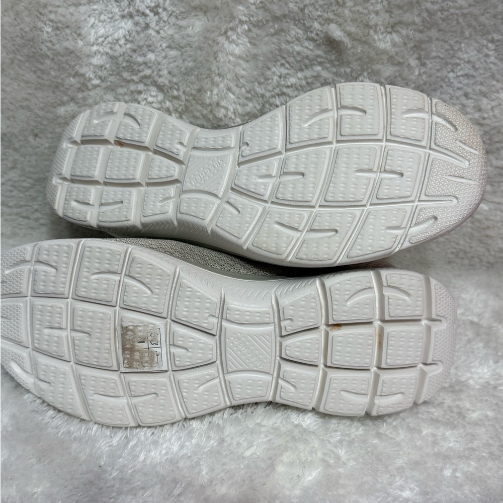 Skechers Women's Athletic Shoes Size 7.5 Beige Memory Foam - Picture 7 of 7